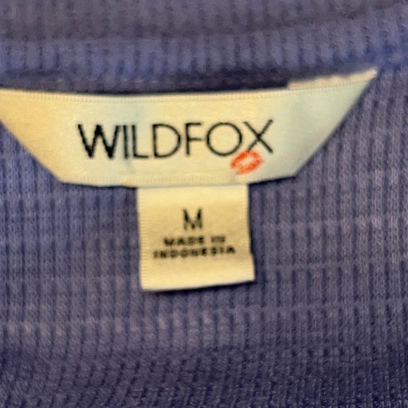 Like new! WILDFOX Purple V-Neck Long Sleeve Thermal Sweatshirt Size Medi… - Picture 4 of 9